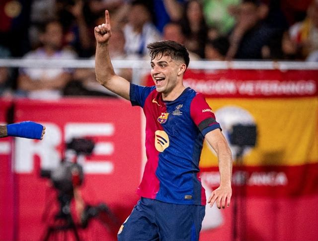 德甲最新积分战报：多特蒙德绝平法兰克福，积分落后拜仁8分