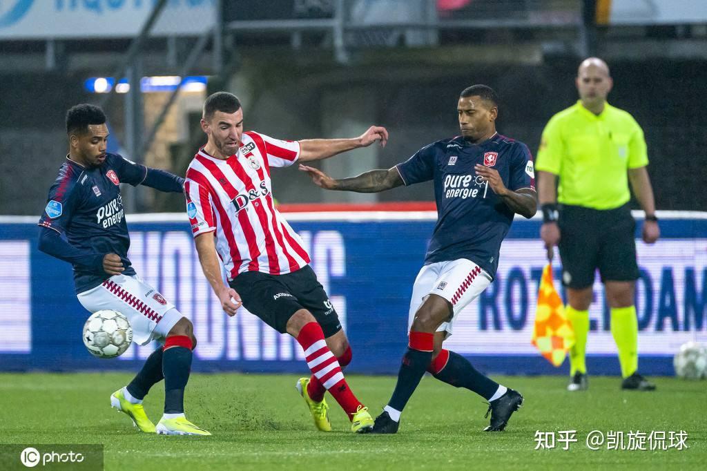 三镇主教练 三镇主教练