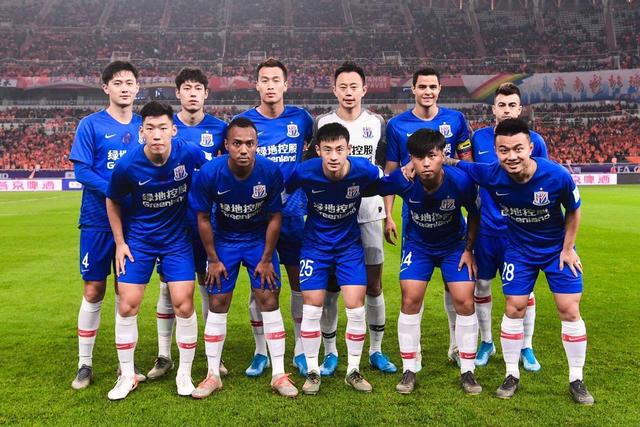 在篮球场上 在篮球场上